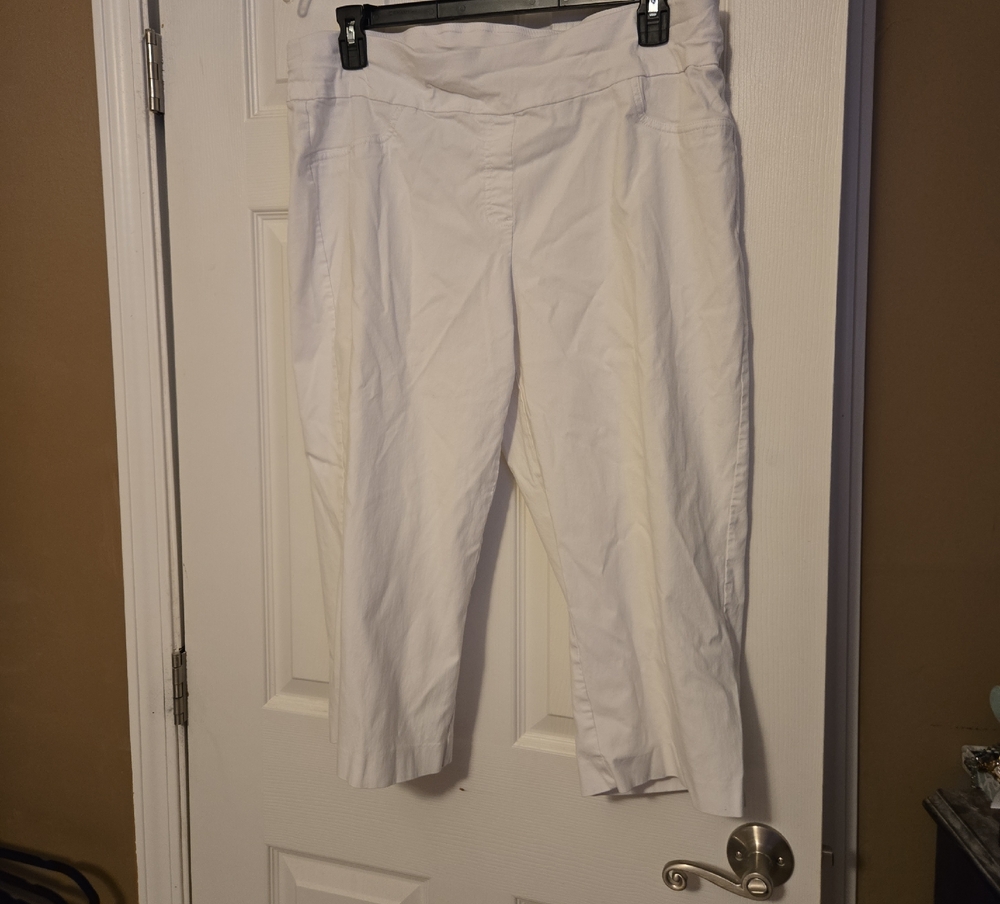Plus Size Womens White Capris